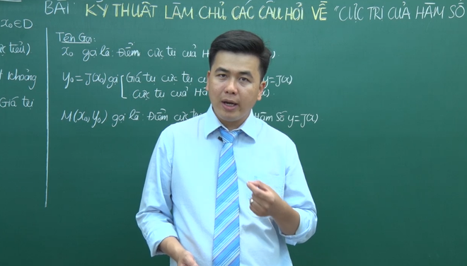 Thầy Lê Anh Tuấn, giáo viên Toán, Hệ thống Giáo dục HOCMAI. (Ảnh: P.V/Vietnam+) Thầy giáo dạy Toán chia sẻ bí quyết làm bài thi trung học phổ thông ảnh 1