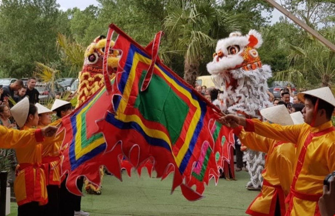 [Photo] Festival văn hóa Việt Nam lần thứ nhất tại Lyon ảnh 1