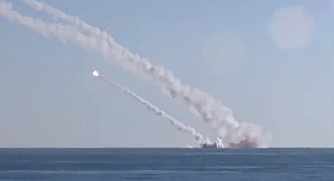 Tàu ngầm Nga bắn tên lửa hành trình vào các phiến quân ở Syria ảnh 1