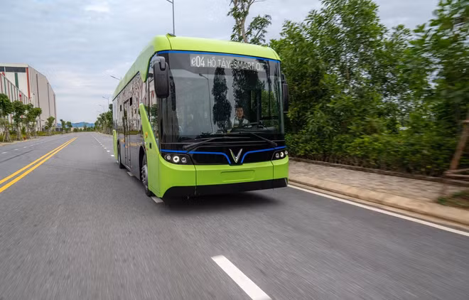 Hà Nội sắp vận hành 10 tuyến xe buýt điện thân thiện môi trường ảnh 1