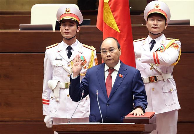 Chủ tịch nước Nguyễn Xuân Phúc tuyên thệ nhậm chức trước Quốc hội, đồng bào và cử tri cả nước. (Ảnh: Dương Giang/TTXVN) Lãnh đạo Triều Tiên gửi điện chúc mừng Chủ tịch nước Nguyễn Xuân Phúc ảnh 1