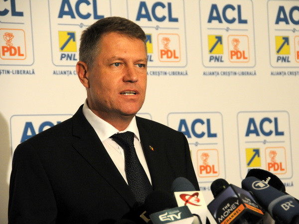 Romania: Ông Iohannis tuyên bố sẽ hạ bệ chính quyền Thủ tướng Ponta ảnh 1