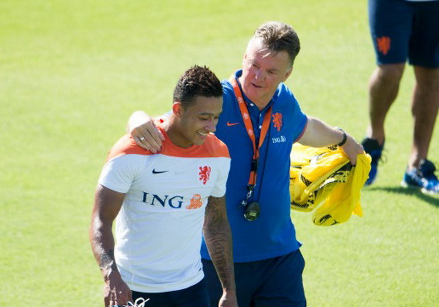 M.U mua Depay: Van Gaal đang "nhuộm cam" sân Old Trafford? ảnh 1
