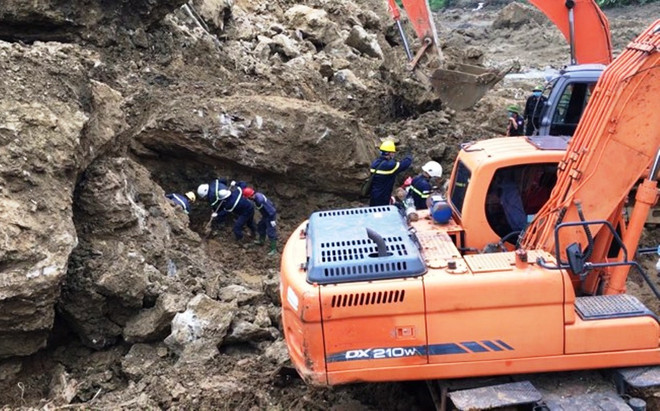 Nỗi đau xé lòng ở Hòa Bình: Cả nhà tử nạn, nước mắt vẫn chưa ngừng rơi ảnh 2