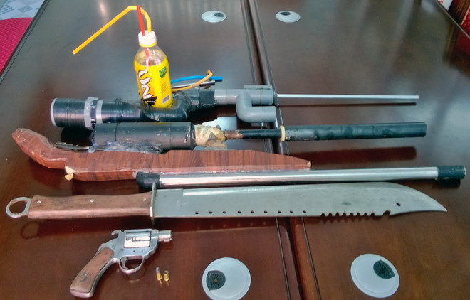 Khởi tố đối tượng "ngáo đá" dùng súng tự chế uy hiếp mọi người ảnh 2