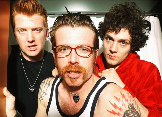 Eagles Of Death Metal - biểu tượng bất diệt trước khủng bố ảnh 1