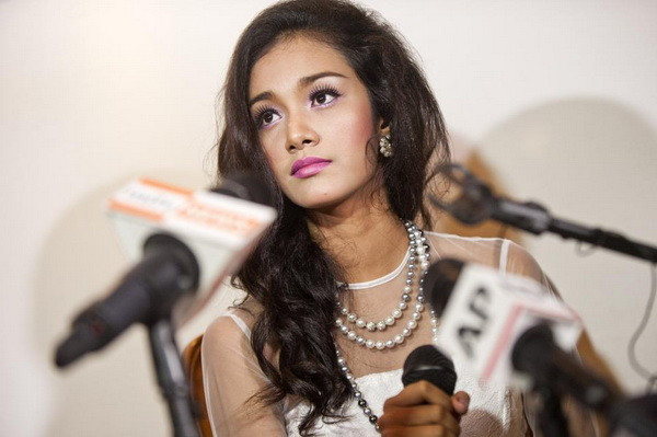 Tranh cãi quanh cáo buộc hoa hậu Myanmar phẫu thuật ngực ảnh 1