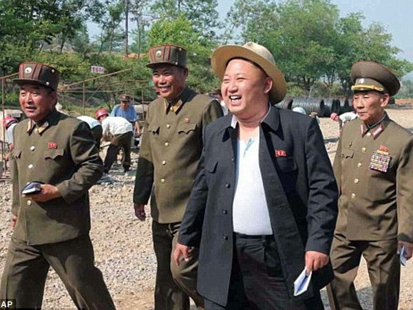 Những tin đồn xoay quanh sự vắng mặt bất thường của Kim Jong-un ảnh 1