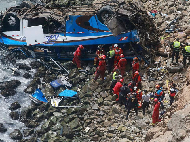 Xe buýt lao xuống vực sâu 150m, 58 hành khách thương vong ảnh 1