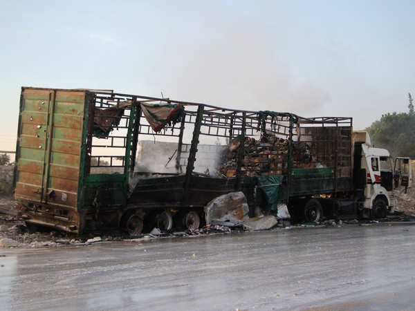 Mỹ phủ nhận tin máy bay liên quân ở gần đoàn xe viện trợ cho Syria ảnh 1