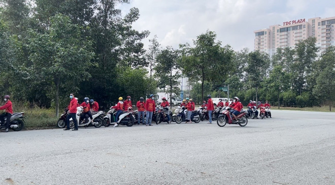 Bình Dương: Hàng trăm người dân đòi giao nhà tại dự án Roxana Plaza ảnh 2