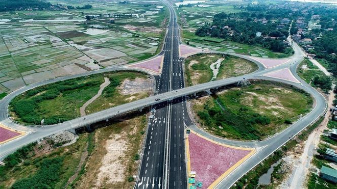 Khẩn trương khắc phục yếu kém trong quản lý đầu tư của các bộ, ngành ảnh 1