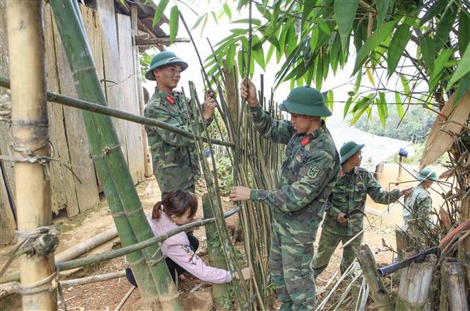 Điện Biên: Ấm tình quân dân trên bản vùng cao Huổi Chan 2 ảnh 1