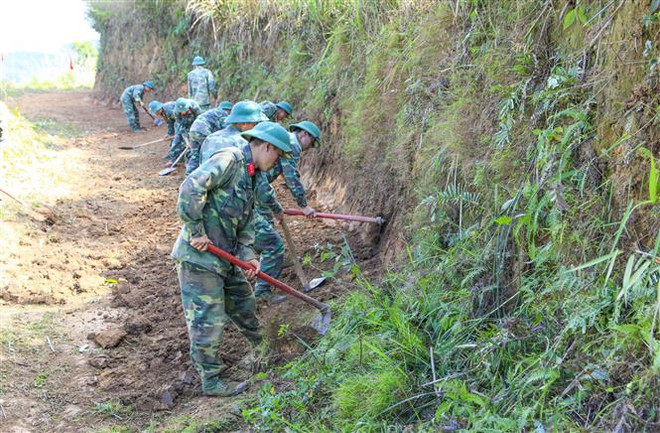 Điện Biên: Ấm tình quân dân trên bản vùng cao Huổi Chan 2 ảnh 2