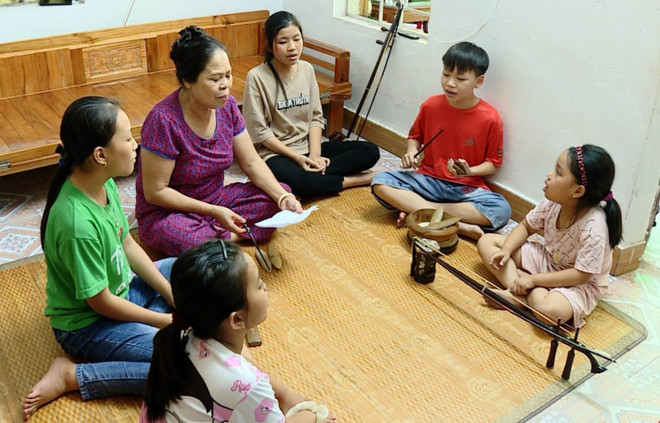 Ninh Bình: Đưa Nghệ thuật Hát Xẩm đến gần hơn với thế hệ trẻ ảnh 2