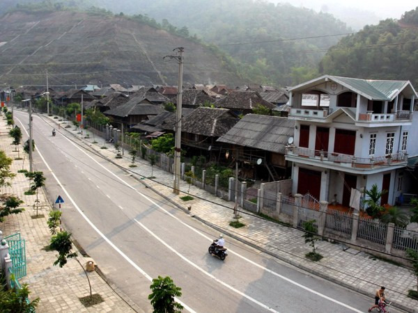 Thị xã Mường Lay - "Viên ngọc quý" trên đỉnh trời Tây Bắc ảnh 2