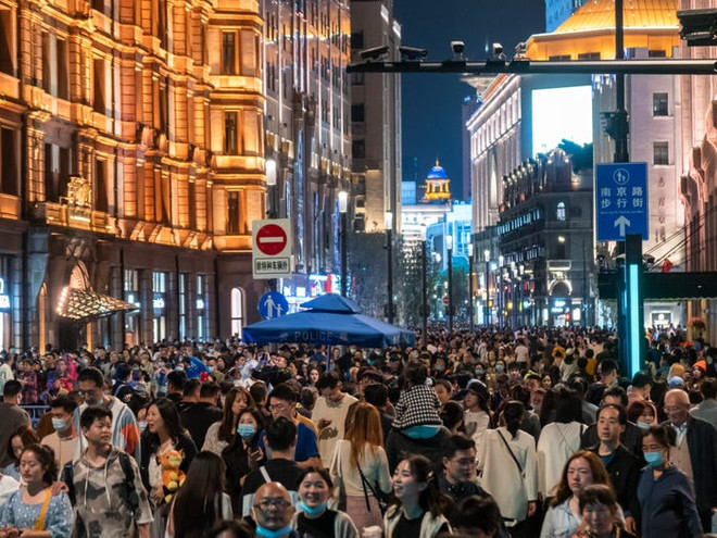 Dân số thế giới sẽ cán mốc 8 tỷ người vào tháng 11/2022. (Nguồn: Getty Images) Dân số thế giới 8 tỷ người: 8 tỷ cơ hội cho một xã hội lành mạnh hơn ảnh 1