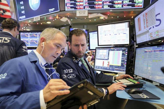 Chứng khoán ngày 20/12 trượt dốc do lo ngại chính phủ Mỹ đóng cửa ảnh 1