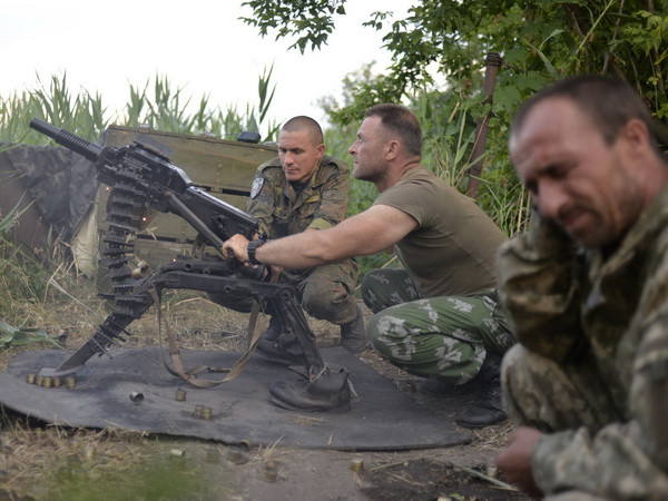 Sửa đổi Hiến pháp Ukraine không có quy chế đặc biệt cho Donbass ảnh 1