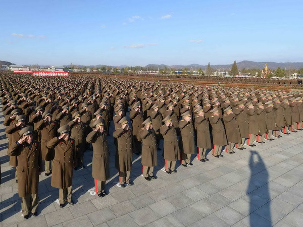 Lãnh đạo Triều Tiên chỉ đạo buổi thử nghiệm hệ thống phóng tên lửa mới ảnh 1