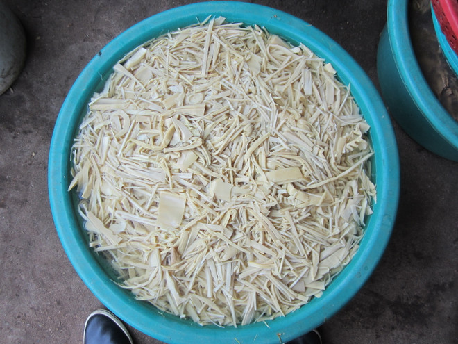 Quảng Trị: Phát hiện 1 tấn măng có chất vàng ô tại chợ Đông Hà ảnh 2