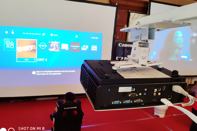 Canon khoe các mẫu máy chiếu mới nhất tại thị trường Việt Nam ảnh 1