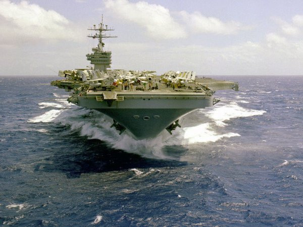 Mỹ điều tàu sân bay thứ hai Eisenhower vào Địa Trung Hải ảnh 1