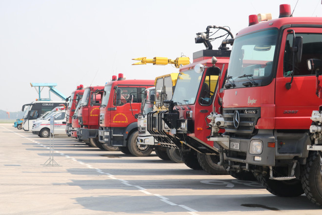 Diễn tập phòng cháy chữa cháy và cứu nạn cứu hộ tại sân bay Nội Bài ảnh 2