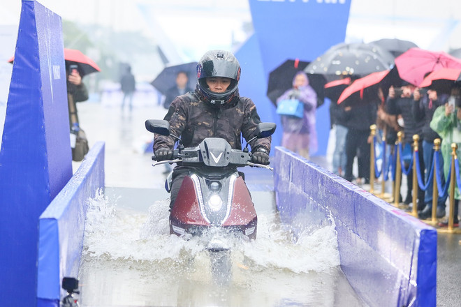 VinFast Theon và Feliz tạo nên chuẩn mực mới cho xe máy điện ảnh 1