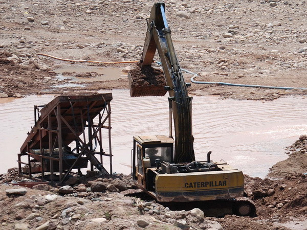 Lào Cai truy quét các nhóm "vàng tặc" vùng rốn quặng vàng Nậm Xây ảnh 1