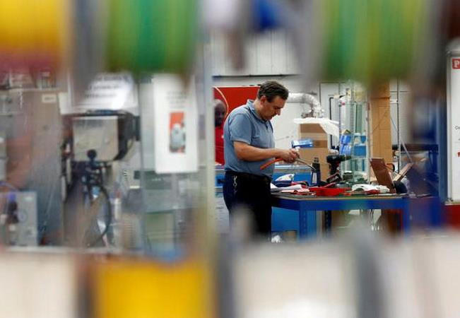 Sản lượng chế tạo của Anh giảm mạnh nhất kể từ tháng 2/2013 ảnh 1