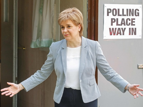 Thủ hiến Sturgeon: Scotland coi tương lai của mình nằm trong EU ảnh 1