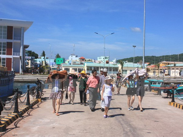 Phú Quốc “cháy” phòng nghỉ khách sạn dịp nghỉ lễ 30/4-1/5 ảnh 1