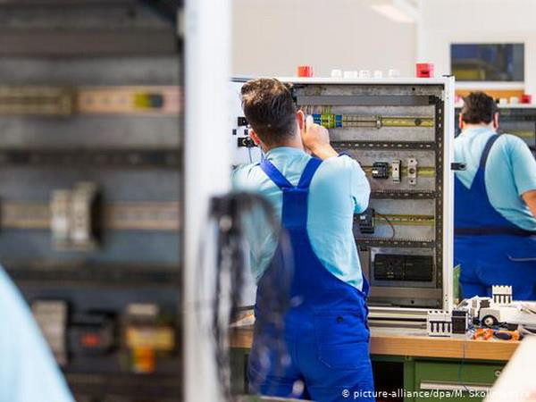 Siemens cắt giảm việc làm. (Nguồn: dw.com) Siemens thông báo cắt giảm 2.700 việc làm trên toàn thế giới ảnh 1