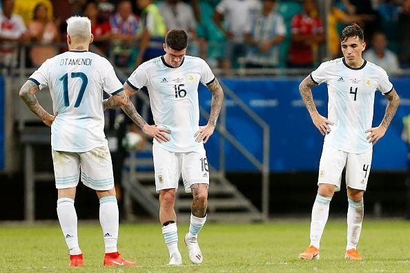 Argentina gây thất vọng ở trận ra quân. (Nguồn: AP) HLV Scaloni tin tưởng cơ hội đi tiếp của đội tuyển Argentina ảnh 2