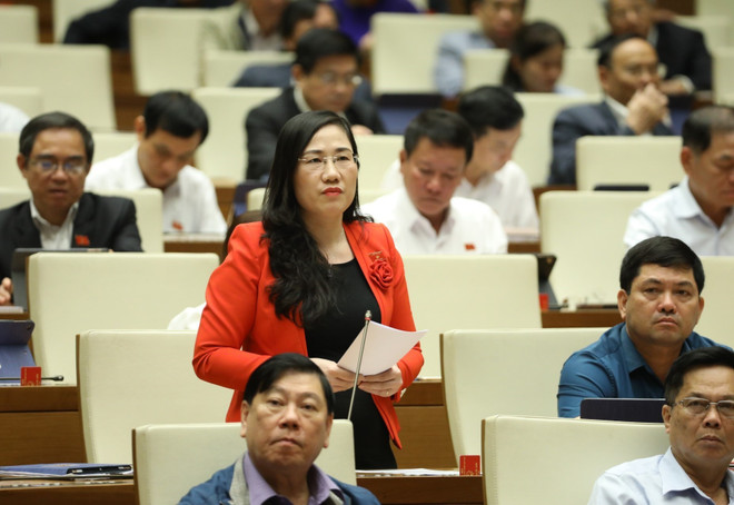 Đại biểu Quốc hội tỉnh Bắc Kạn Nguyễn Thị Thủy phát biểu. (Ảnh: Văn Điệp/TTXVN) Kỳ họp thứ 10: Người nghiện ma túy là "tội phạm" hay "người bệnh?" ảnh 1