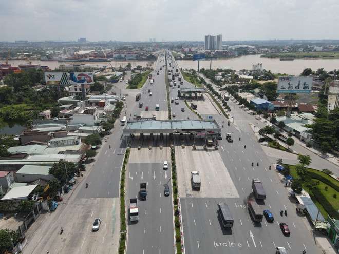 Giao thông thông thoáng khi tạm dừng Trạm thu phí cầu Đồng Nai ảnh 1
