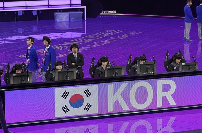Các game thủ Hàn Quốc thi đấu tại ASIAD 19. ASIAD 19: Hàn Quốc thể hiện vị thế hàng đầu ở môn Thể thao điện tử ảnh 1
