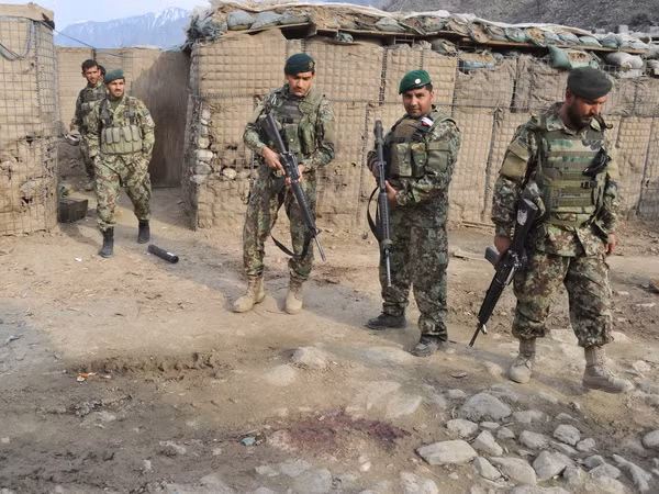 Pakistan, Afghanistan, NATO thảo luận về quản lý biên giới ảnh 1