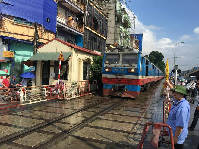 Vì sao đường sắt cần hàng nghìn tỷ đồng để mua đầu máy, toa xe? ảnh 1