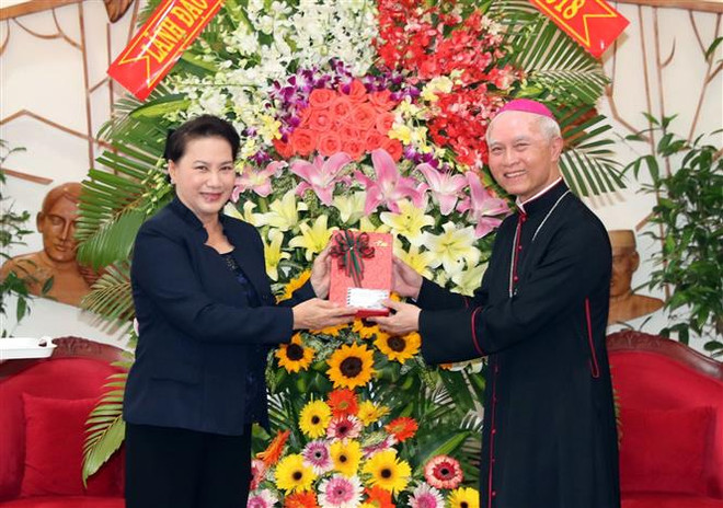 Chủ tịch Quốc hội chúc mừng Giáng sinh tại Giáo phận Xuân Lộc ảnh 2