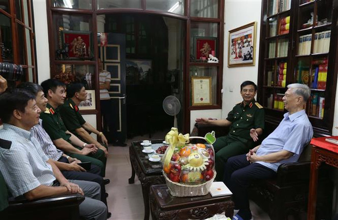 Bộ trưởng Quốc phòng tri ân nguyên lãnh đạo Đảng, Nhà nước, Quân đội ảnh 2