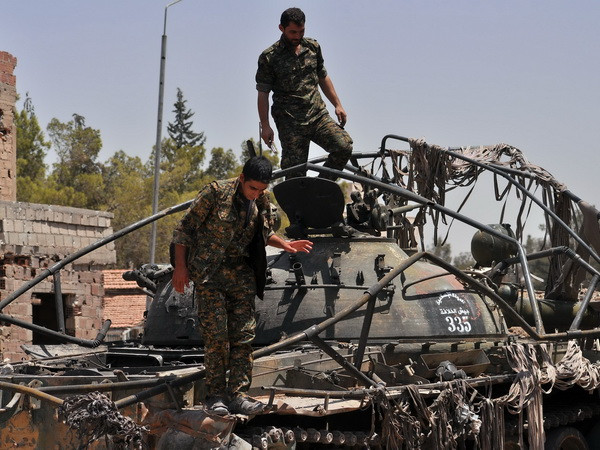 Mỹ quyết định tiến hành không kích để bảo vệ lực lượng nổi dậy Syria ảnh 1