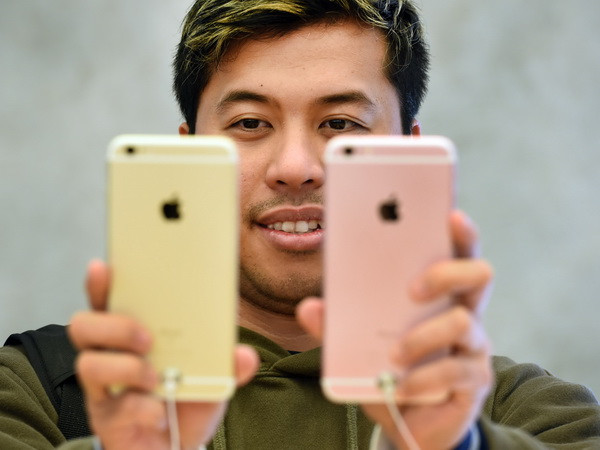 Apple bị kiện tập thể sau khi thừa nhận giảm hiệu năng iPhone đời cũ ảnh 1