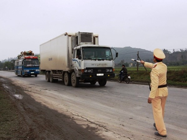 Nghị định đang làm khó… lực lượng xử phạt vi phạm giao thông ảnh 1