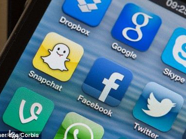 Snapchat đang gặp vấn đề khó nhằn như Facebook ảnh 1