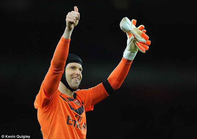 Thủ thành Petr Cech thiết lập kỷ lục mới tại Premier League ảnh 1