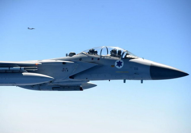 Israel không kích Dải Gaza, đáp trả vụ Hamas nã ba quả rocket ảnh 1