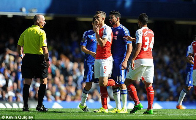 Nhà vô địch Chelsea nhọc nhằn đánh bại 9 người của Arsenal ảnh 2