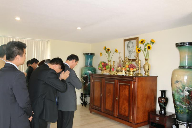 Khánh thành tượng đài Bác Hồ tại Đại sứ quán Việt Nam ở Mexico ảnh 2